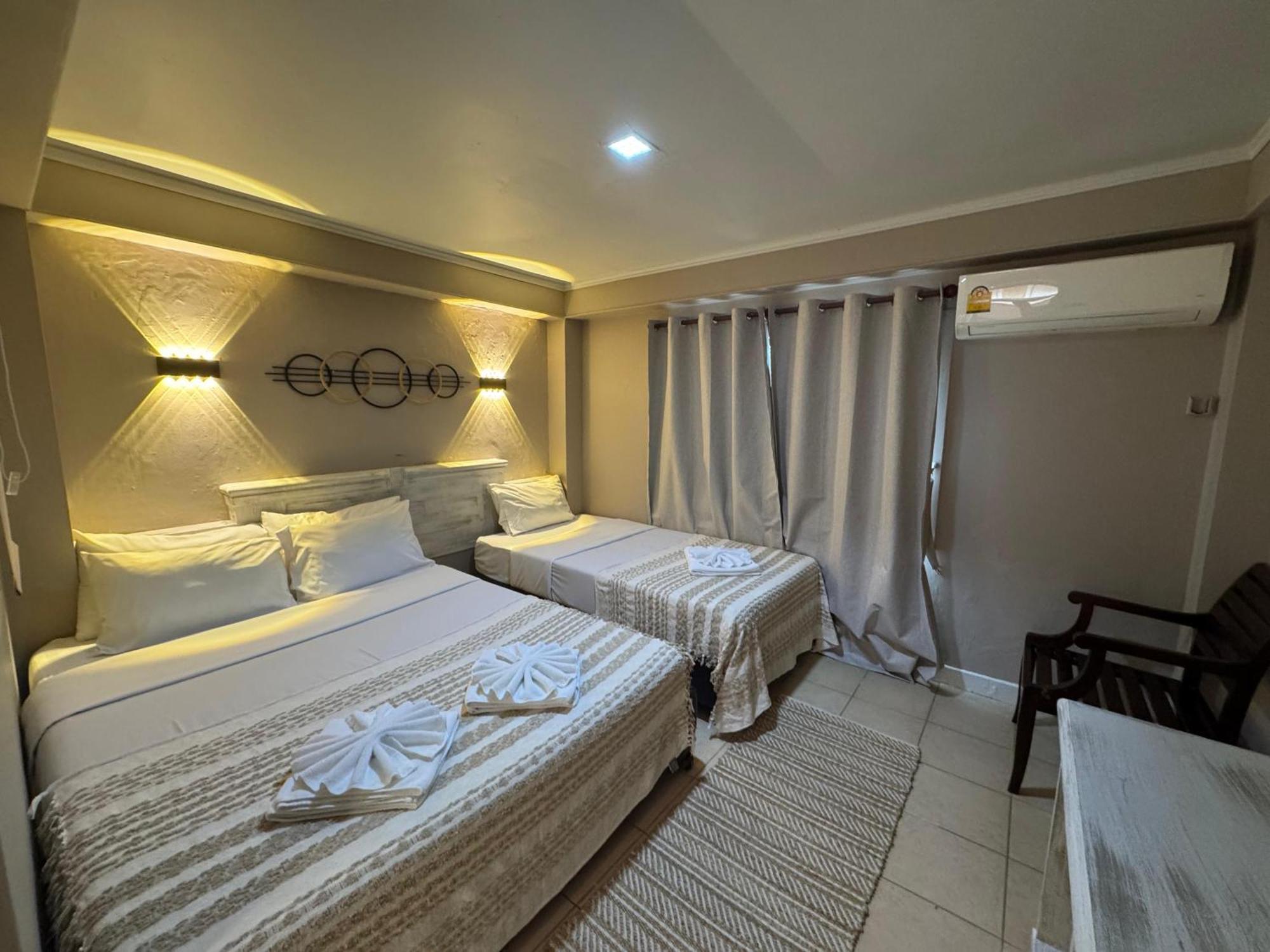 The Taksim Patong Beach Hotel ภายนอก รูปภาพ