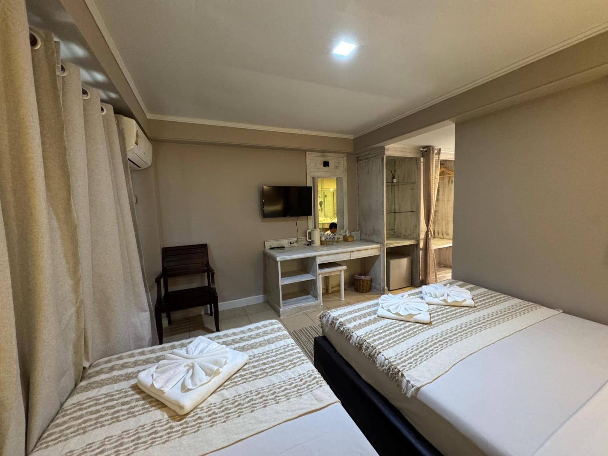 The Taksim Patong Beach Hotel ภายนอก รูปภาพ