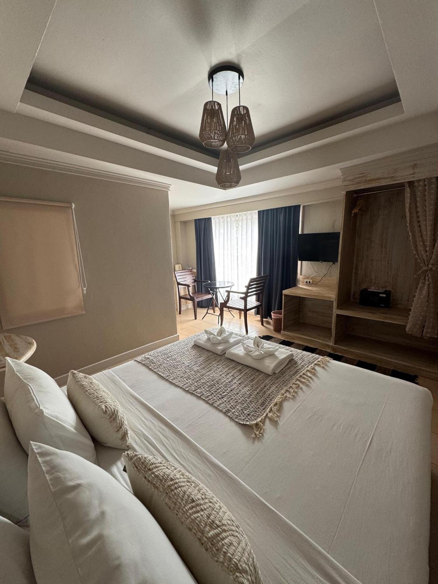 The Taksim Patong Beach Hotel ภายนอก รูปภาพ