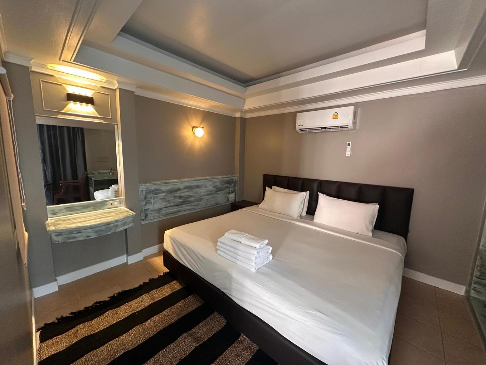 The Taksim Patong Beach Hotel ภายนอก รูปภาพ