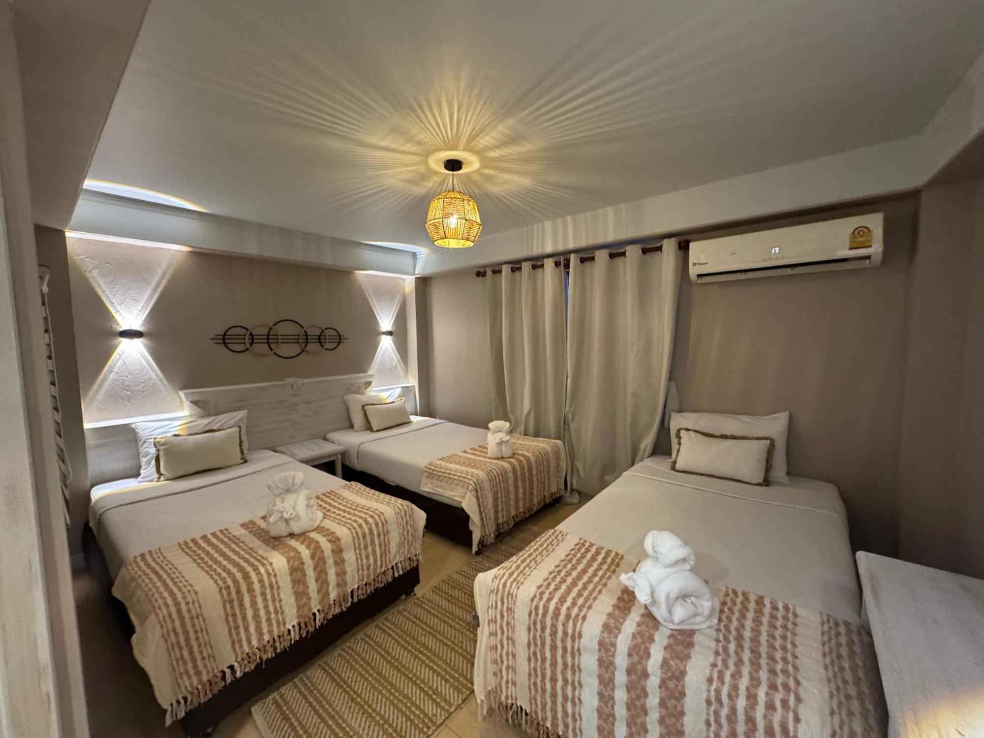 The Taksim Patong Beach Hotel ภายนอก รูปภาพ