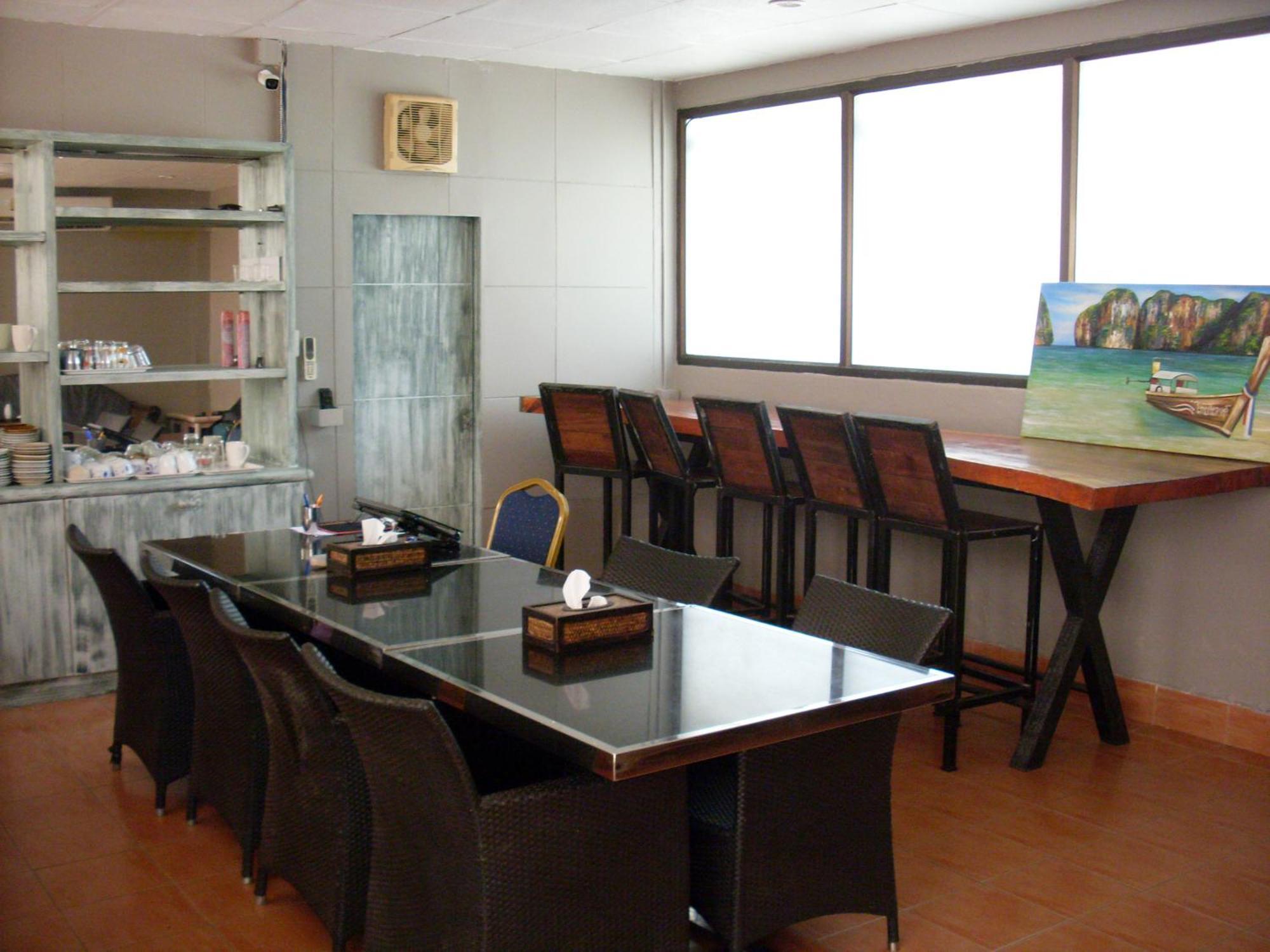 The Taksim Patong Beach Hotel ภายนอก รูปภาพ