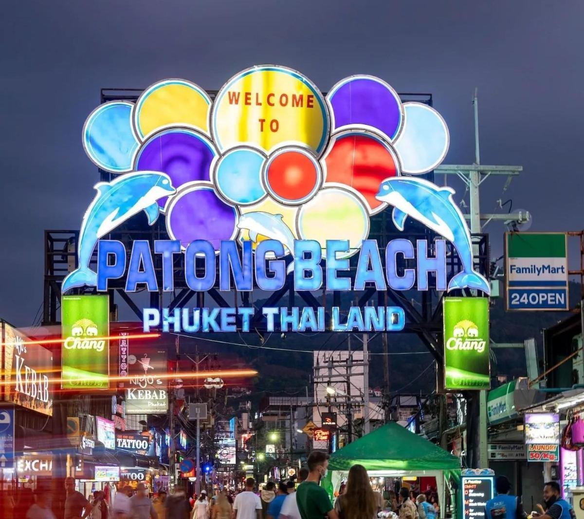 The Taksim Patong Beach Hotel ภายนอก รูปภาพ